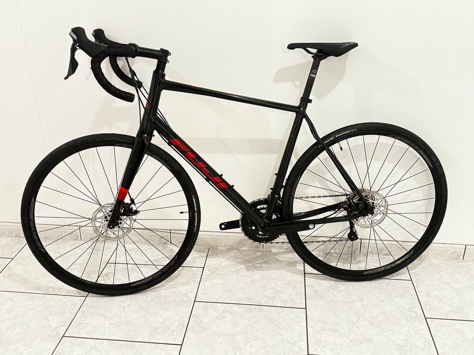 Rennrad FUJI Sportif 1.3 Disc schwarz in Witten