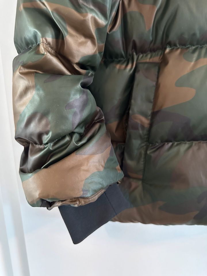 Carhartt Daunenjacke | Camouflage | L in Monheim am Rhein