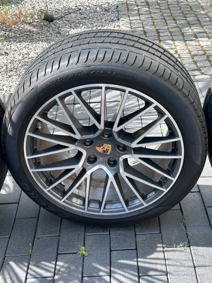 Porsche Sommerreifensatz mit 21 Zoll Spyder-Felgen / Preissenkung in Köln