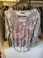 Pulli Leo-Muster Bayern - Augsburg Vorschau