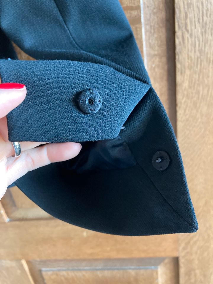 Prada Blazer schwarz Größe IT 42 in Heuchelheim