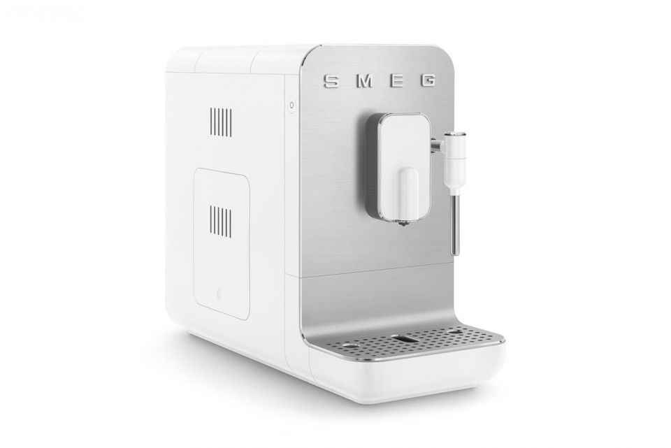 SMEG BCC12WHMEU Kaffeevollautomaten weiß Collezione - AUSSTELLER in Lübbecke 