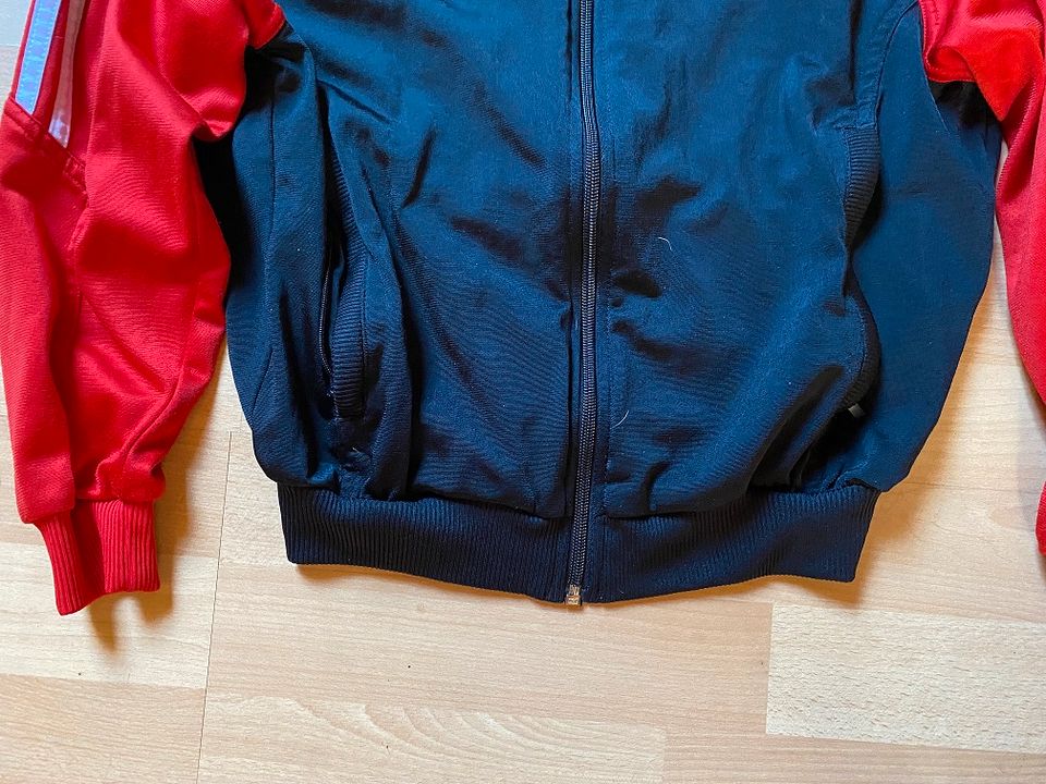 adidas Trainingsjacke Größe 140 in Klettgau