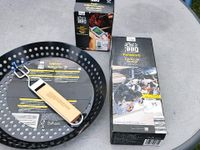 BBQ Grill Set Funk Grillthermometer Grillpfanne Grillkorb Brandenburg - Schönefeld Vorschau