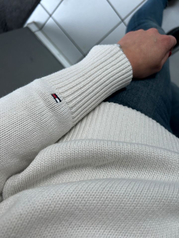 Tommy Hilfiger  pulli sweater gr S in Essen