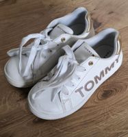 Tommy Hilfiger sneaker Gr. 29 Nordrhein-Westfalen - Blomberg Vorschau