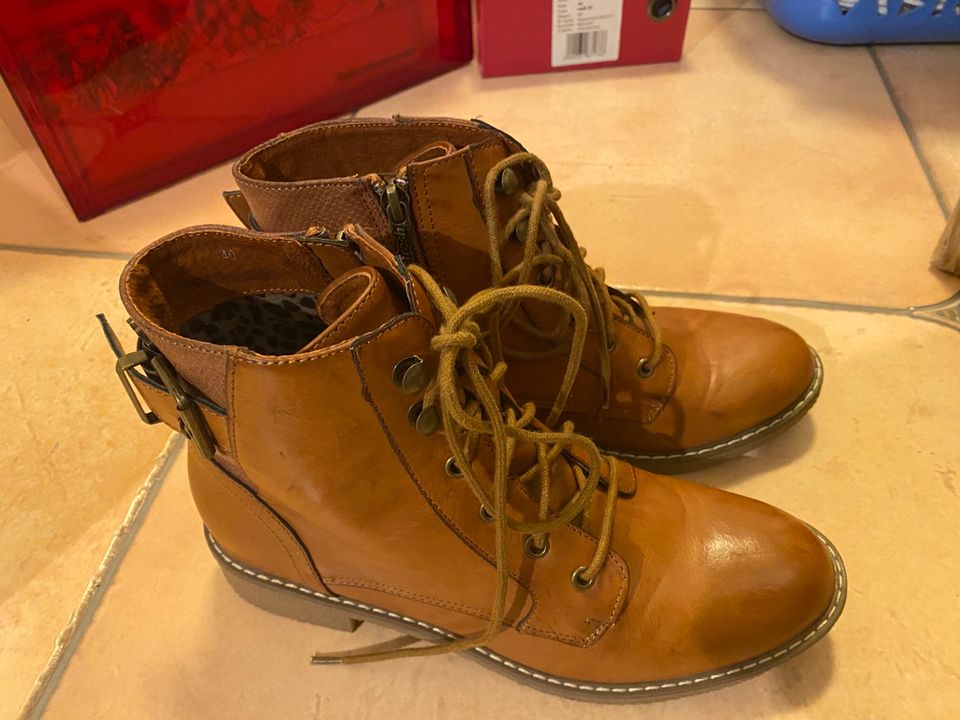 Cognacfarbene Boots mit Reißverschluss + Schnürsenkeln in Berlin -  Zehlendorf | eBay Kleinanzeigen ist jetzt Kleinanzeigen