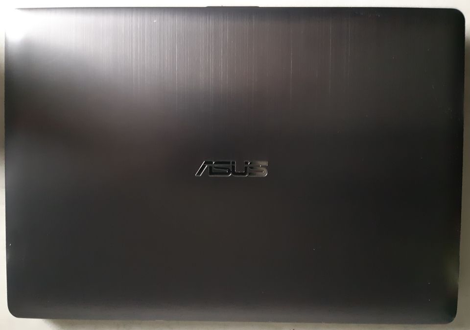 ASUS K451LA-WX161D l 14,1 Zoll I 4GB RAM l Intel i3 l Windows 10 in Leverkusen