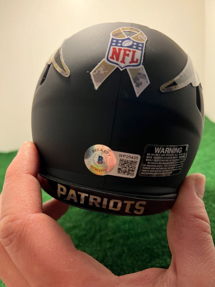 Mac Jones Mini Helm Patriots Original Signiert in Waldalgesheim