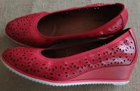 Tamaris Pumps mit Keilabsatz rot Gr. 38 Nordrhein-Westfalen - Balve Vorschau