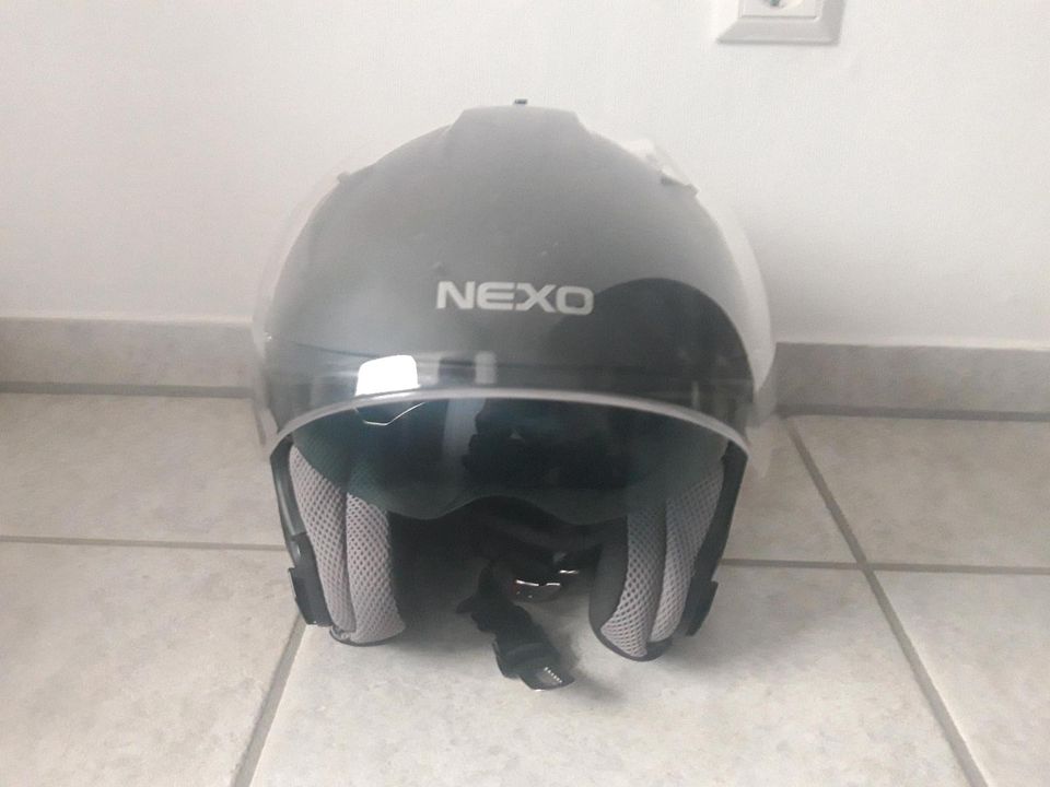 Motorradhelm von Nexo in Herten