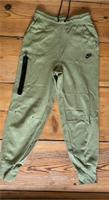 NIKE JOGGINGHOSE NSW TECH FLEECE ESSENTIAL - gr. S NEU Berlin - Köpenick Vorschau