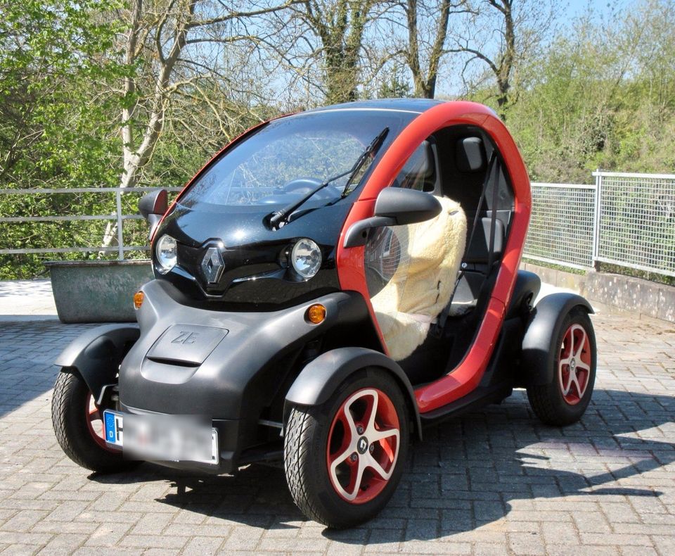 Renault Twizy wenig km nur 2900 80Km/Std inkl. Akku in Übach-Palenberg