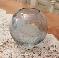 Wunderschöne Vintage Glasvase Glas schimmernd blau Hessen - Hungen Vorschau