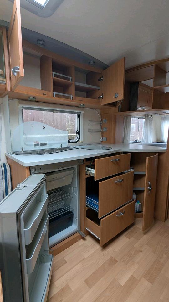 Wohnwagen mit Vorzelt Knaus Azur 500 FU französisches Bett, TV in Würzburg