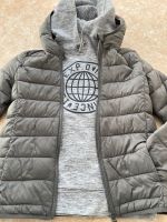 Jungen Steppjacke Gr. 146/ 152 dünn grau Hessen - Obertshausen Vorschau