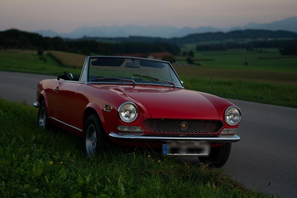 TOP FIAT 124 Spider Oldtimer Cabrio NOTE 1 Gutachten H Kennzeiche in Planegg