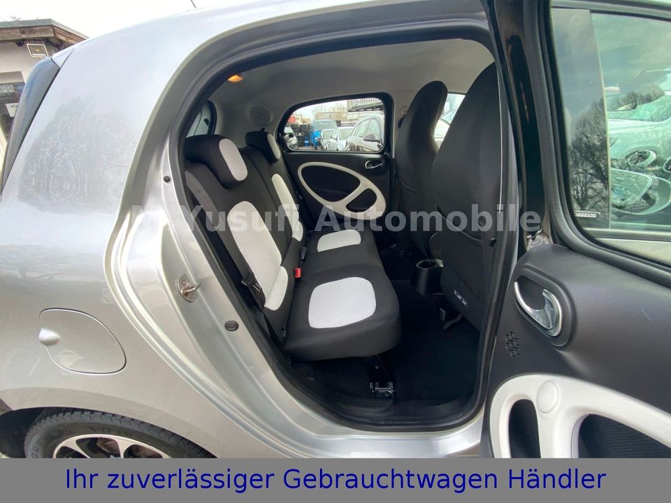 Smart FORFOUR 1.0 PASSION 99-TKM|KLIMA|TEMPOM.|SITZH. in Hamburg