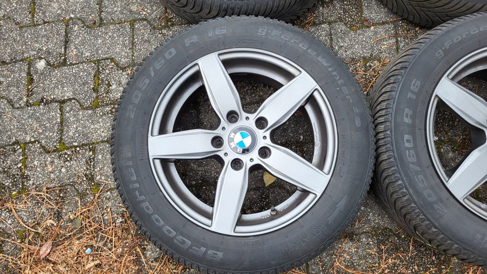 BMW 17 Zoll Alufelgen mit Winterreifen und RDKS in Erlangen