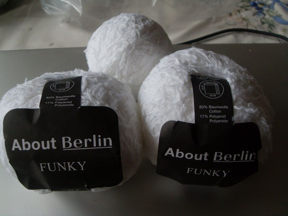 About Berlin Funky Lana Grossa 150gr. weiß in Bielefeld