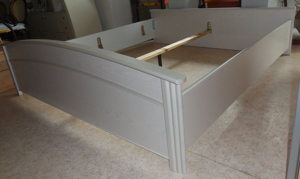 Doppelbett 2 Nakos Bett Esche perlm. NB 180x200 Zeuro Zeutrie in Zeulenroda