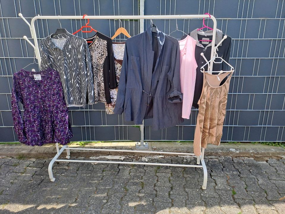 Damen Kleidung. in Limburg