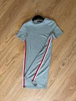 T-Shirt Kleid Berksha hellgrau rot/weiß *Top Zustand* Hessen - Münster Vorschau