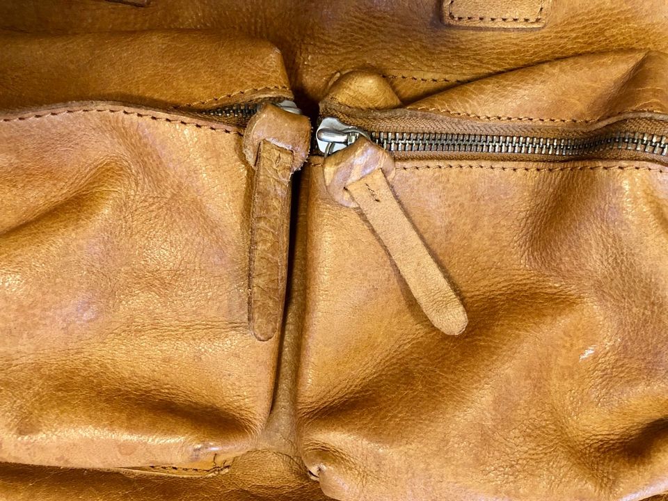 Umhängetasche Shopper aus Leder von Cowboys Bag in Marburg
