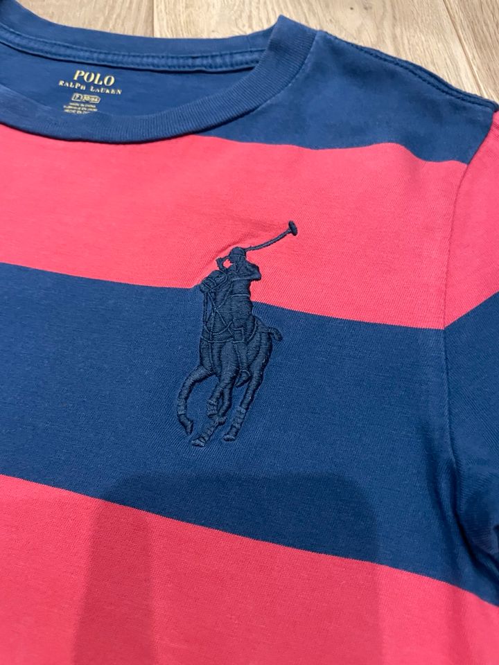 Polo Ralph Lauren T-Shirt blau rot Gr. 122 7 in Bad Kreuznach