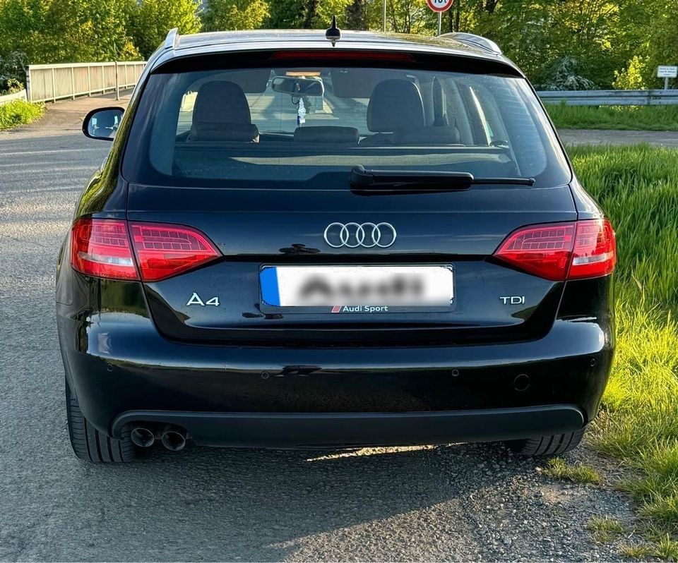 Audi A4 Avant 2.0L Diesel schwarz TOP Zustand/Ausstattung TÜV NEU in Wetzlar