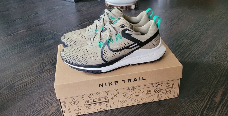 Nike Pegasus Trail 4 NEU 42 in Stimpfach