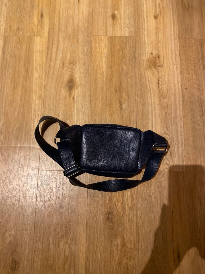 Umhängetasche Crossover Bag schwarz in Hamburg