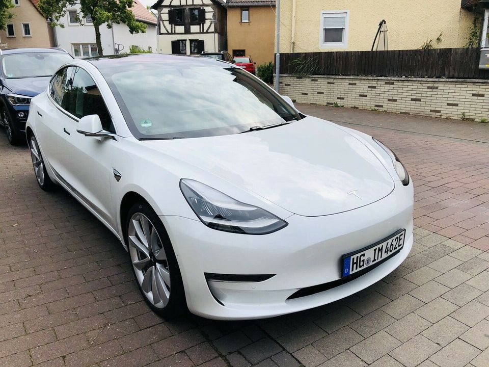 MIETEN Tesla Model 3/Y Performance weiß - eAuto Abo-Langzeitmiete in Friedrichsdorf