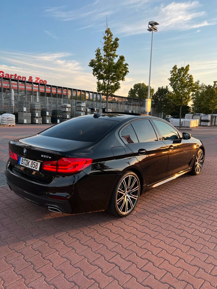 BMW 530e M Sport Paket / Service und TÜV neu! voll Ausstattung in Berlin