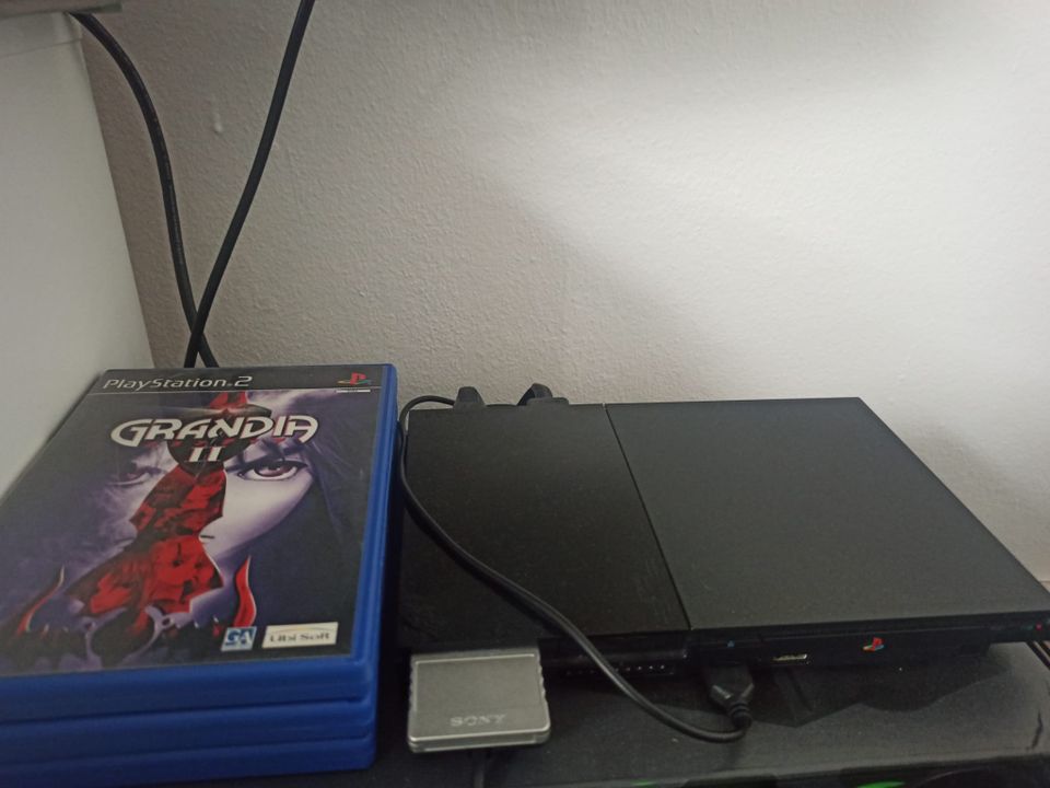 [Starter Set] PlayStation 2 (Slim) inkl. Spielen, MC und Adapter in Bielefeld