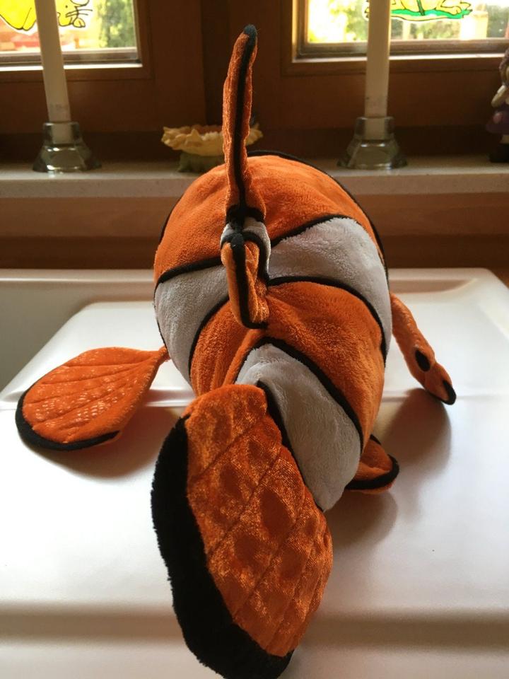 Disneyland Paris "Nemo" Plüschtier Findet Nemo Fisch Nemo 36 cm in Ruppichteroth