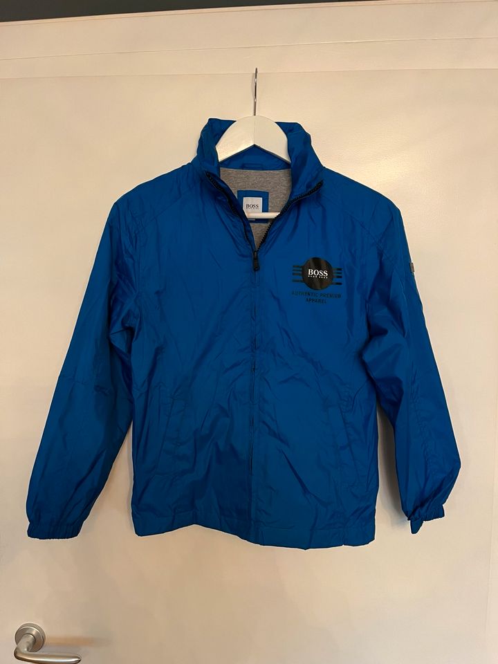 Boss Regenjacke für Kinder Größe 10/140 in München