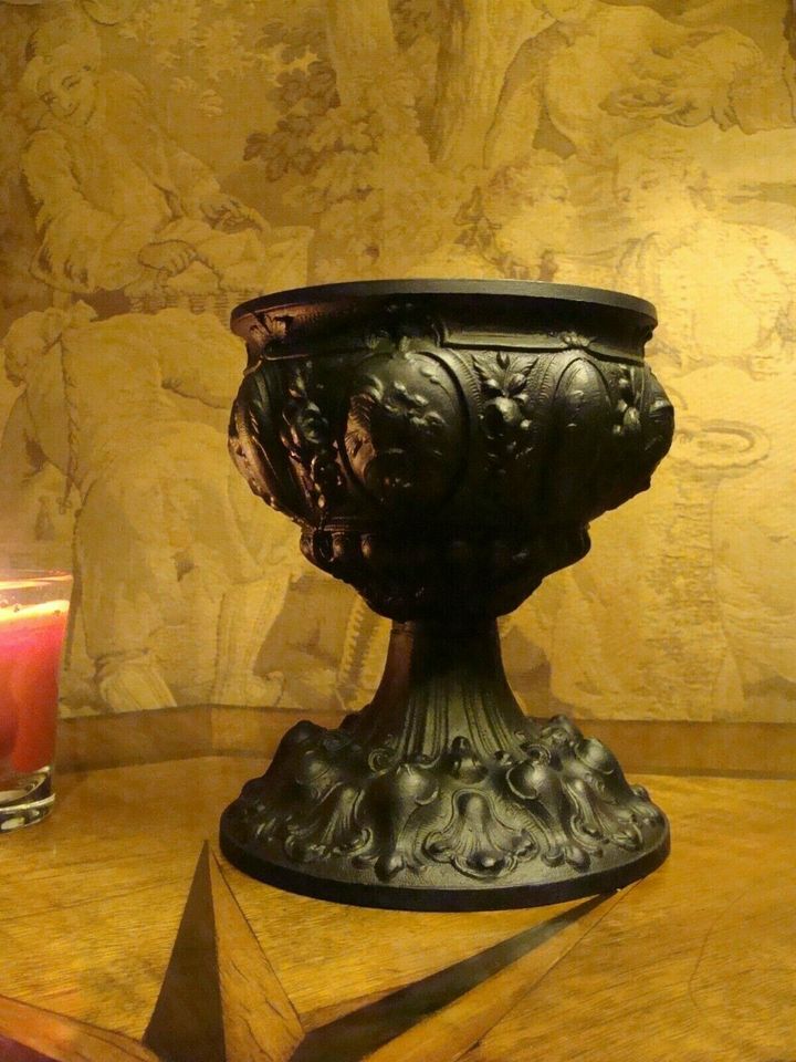 Jugendstil Kelch Pokal Vase Übertopf Blumentopf Lamenfuss in Rackwitz