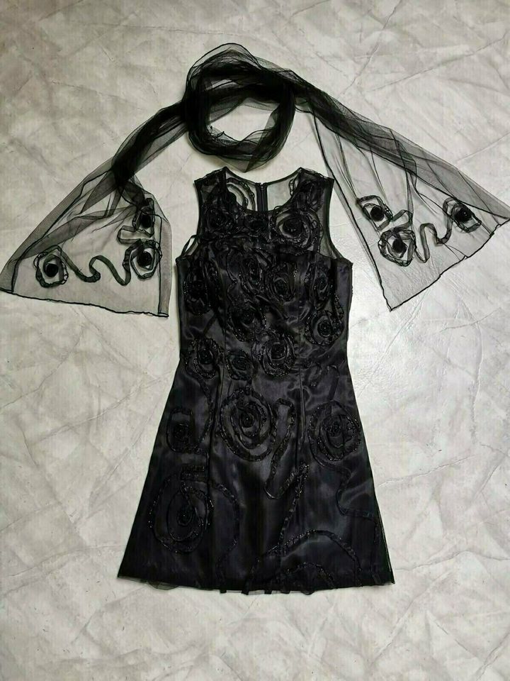 elegantes Kleid Abendkleid schwarz Niente Abi + Stola Gr. 34 XS in Lichtenfels
