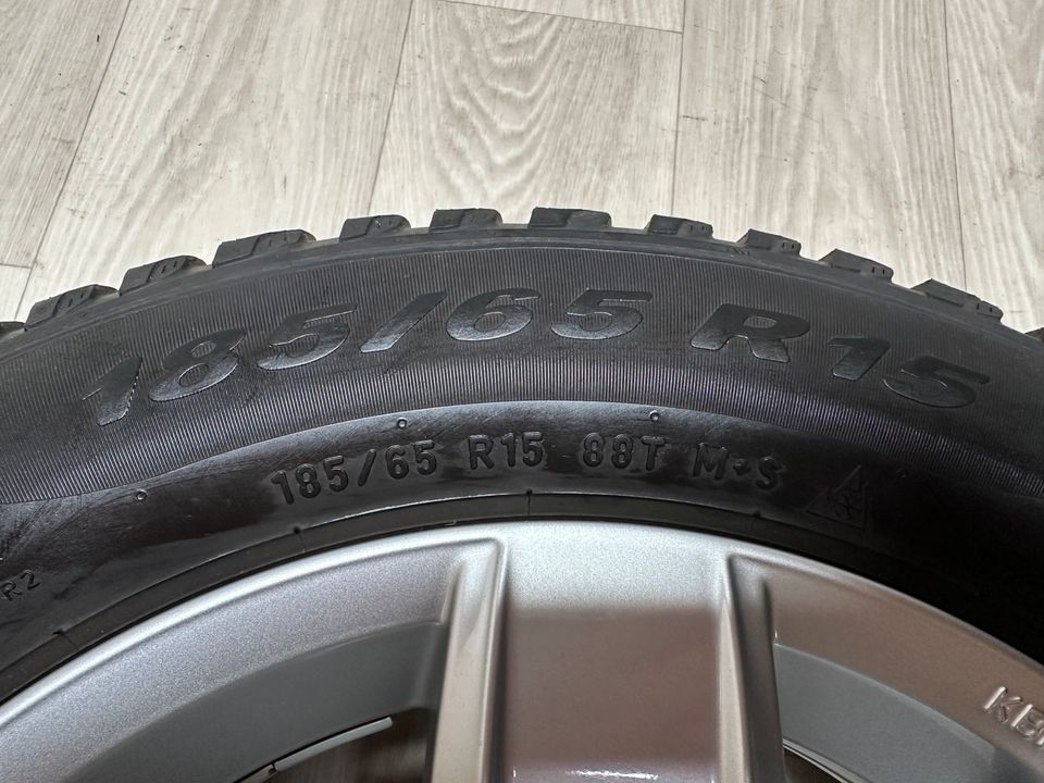 Original VW Polo VI 6 185/65 R15 Zoll Corvara Winterräder Felgen in Burgwedel