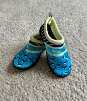 Kinder Schwimmschuhe mit Wal-Motiv – Größe 24/25 Thüringen - Suhl Vorschau