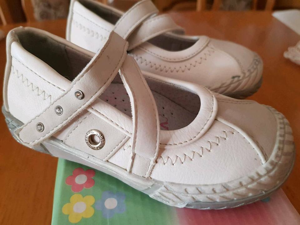 Neu Leder BALLERINA Gr. 25  weiss NEU in Hoyerswerda