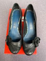 Marco Tozzi Damen Pumps Leder schwarz Blume Gr. 39 Hessen - Melsungen Vorschau