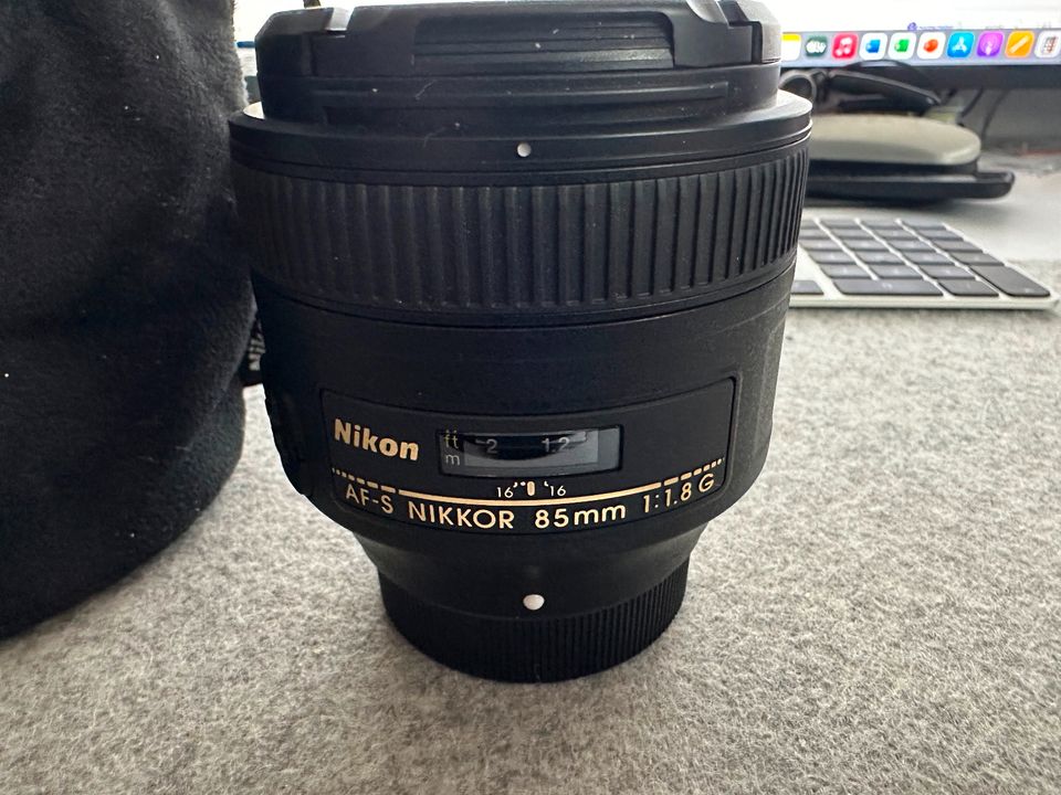 Nikon AF-S Nikkor 85mm f/1,8 G Nikon FX inkl Köcher in Much