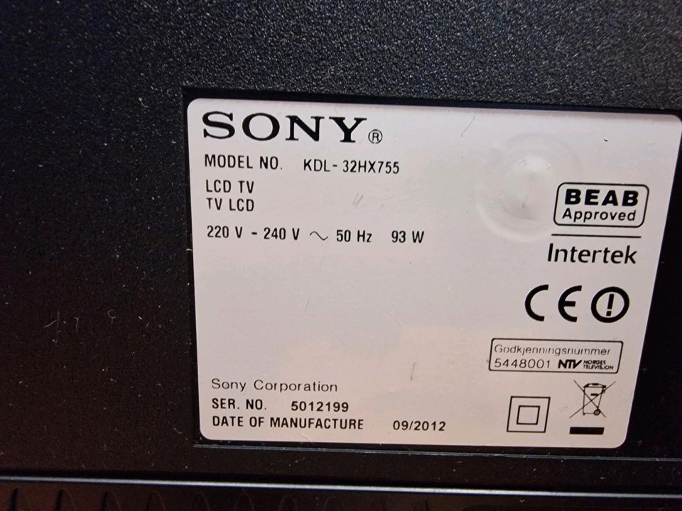 Sony LCD TV KDL - 32HX755 in Twistringen