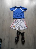 Fußballtrikot Kinder Manchester Schienbeinschoner Gr 164 mit Hose Nordrhein-Westfalen - Moers Vorschau