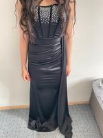 Schwarzes enges Kleid mit Schleier an der Seite Nordrhein-Westfalen - Gelsenkirchen Vorschau