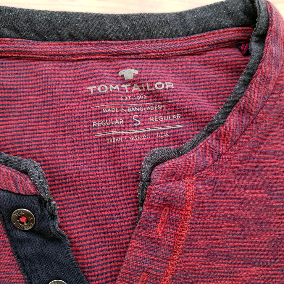 Tom Tailor T-Shirts Herren Größe S, rot, Stück 3€ in Hamburg