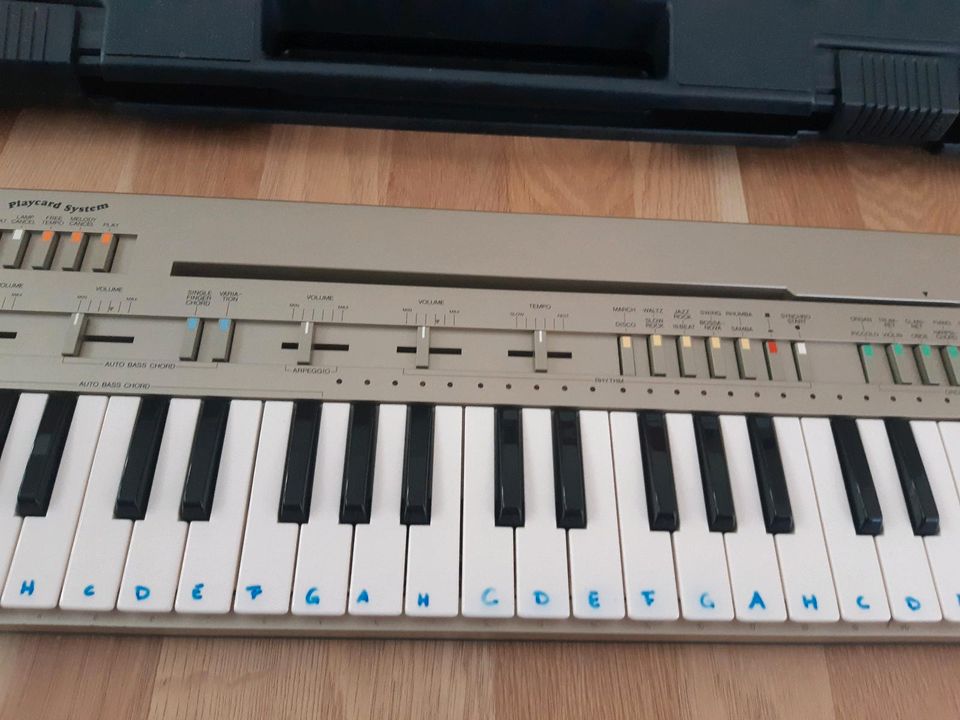 Yamaha Portasound PC 100 Keyboard mit Aufbewahrungsbox, Vintage in Berlin