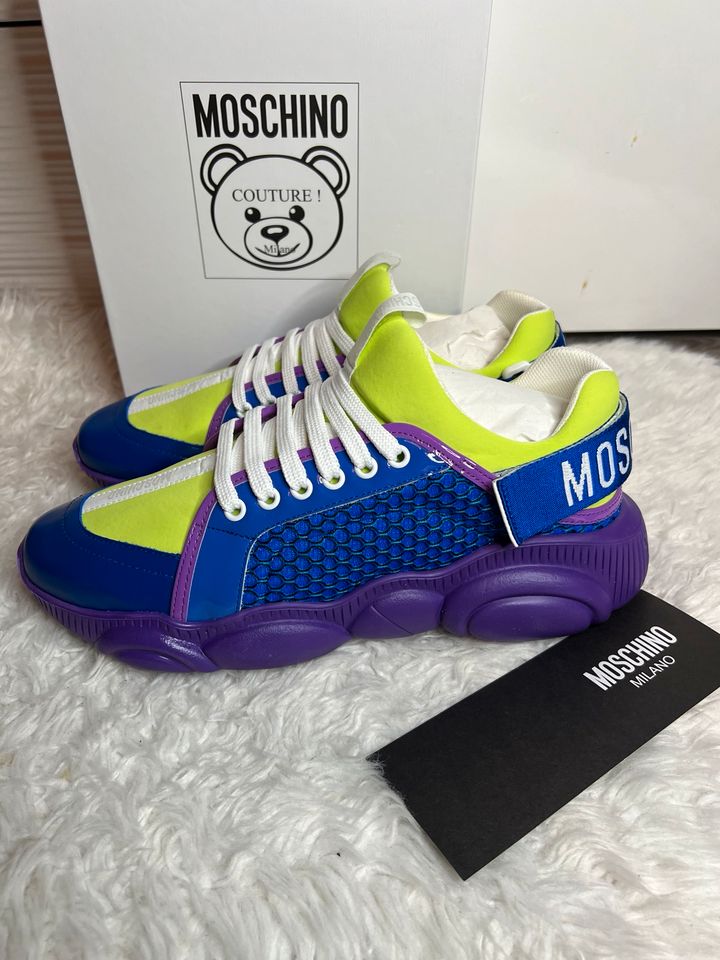 Moschino Sneaker Gr.40 in Kassel